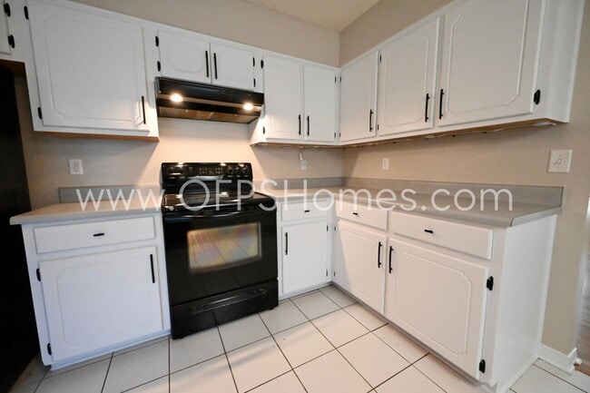 Photo - 636 Emerald Ln