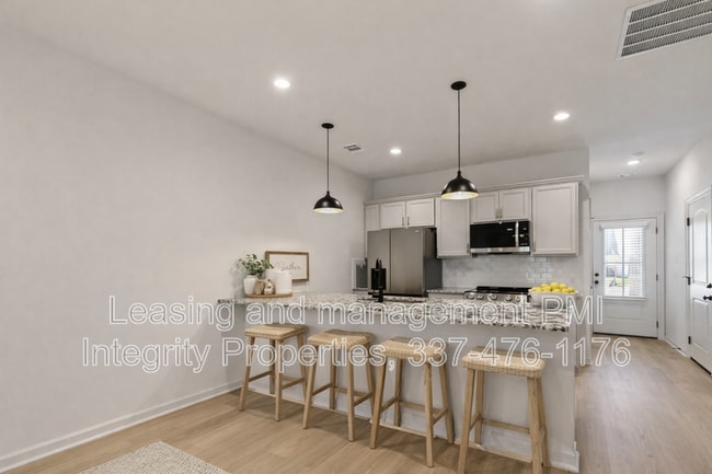 Photo - 606 Guillot Rd