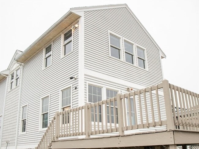 23 Gunrock Ave