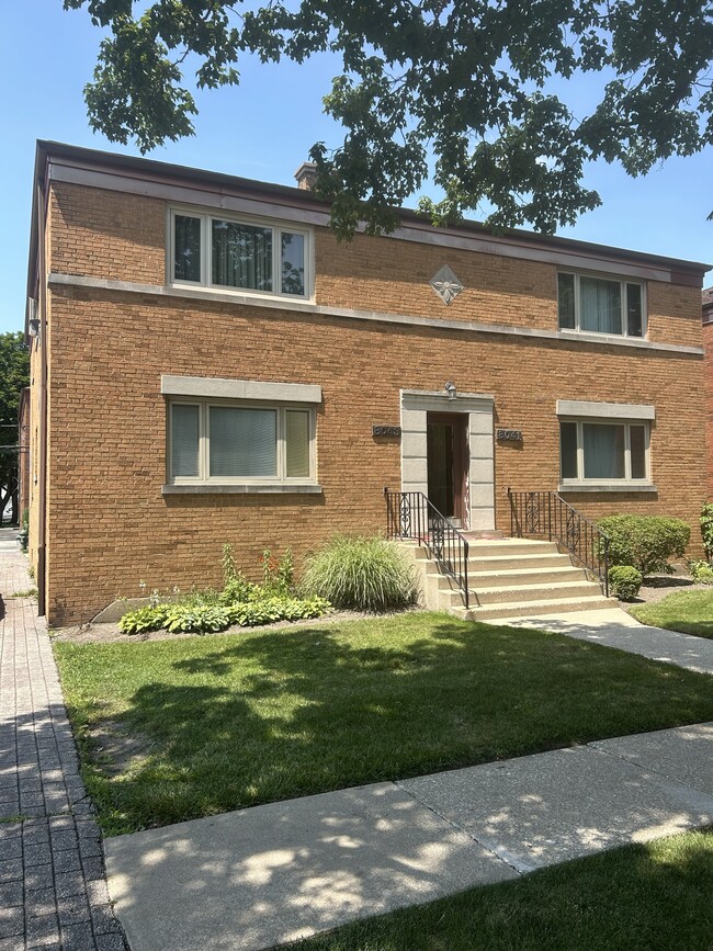 Building Photo - 8043 Lake St Unit 8043