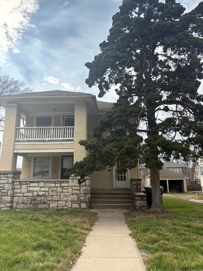 Building Photo - 5446 Harrison St Unit 5446 Harrison St. 2F