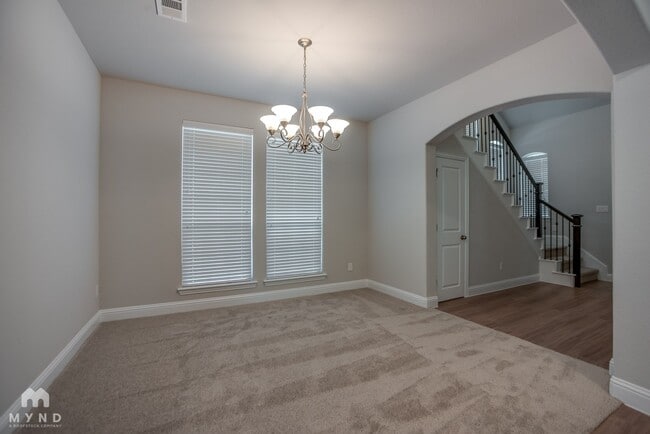 Photo - 100 Knight of Realm Blvd