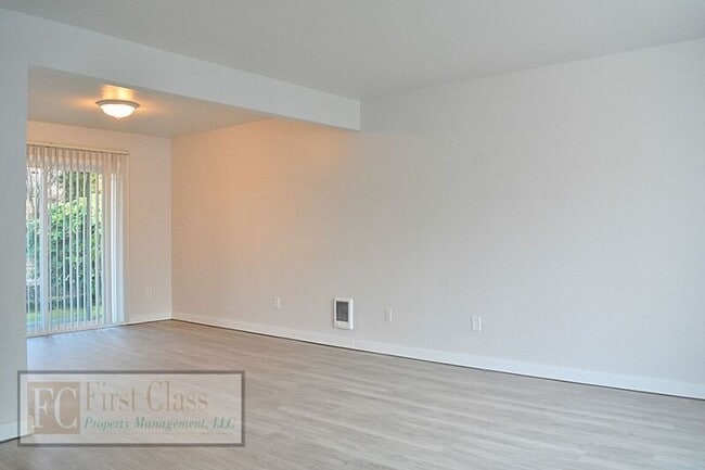 Photo - 2725 Maywood Dr