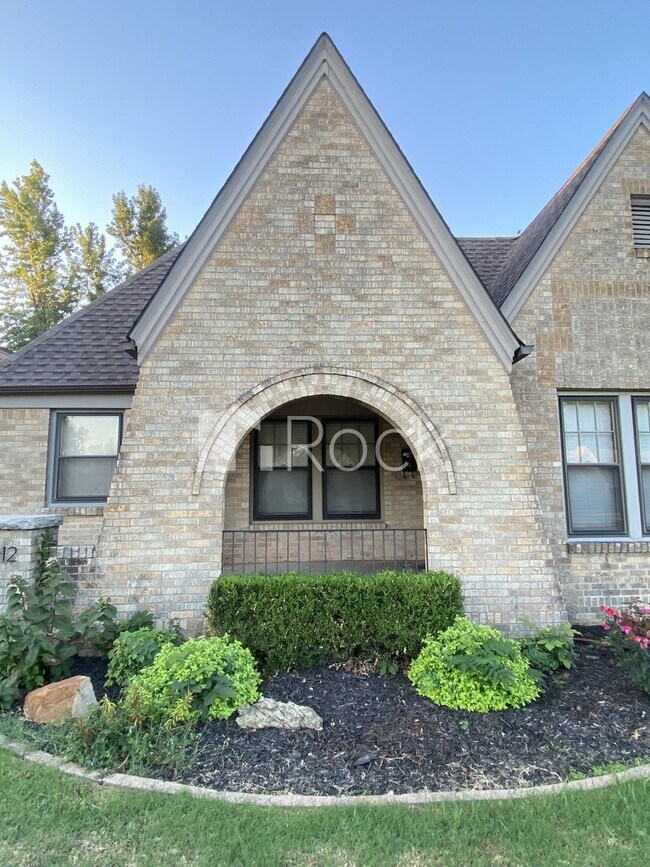 Photo - 2 Bedroom 2 Bathroom plus Bonus Room with ALL Appliances Included