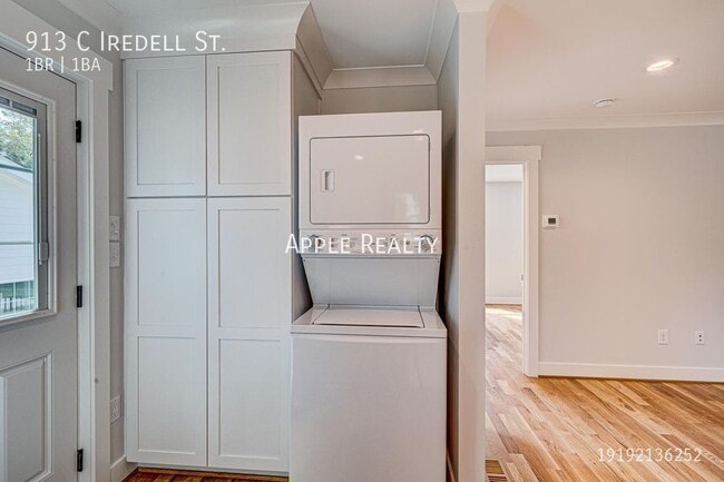 Photo - 913 Iredell St