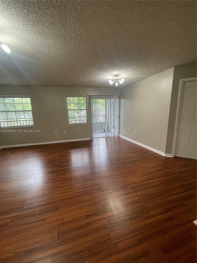 Photo - 2811 N Oakland Forest Dr Unit 206