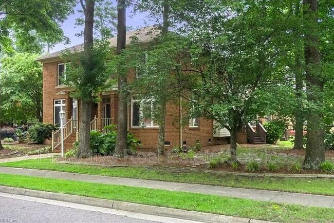 Photo - 1009 Timber Neck Mall