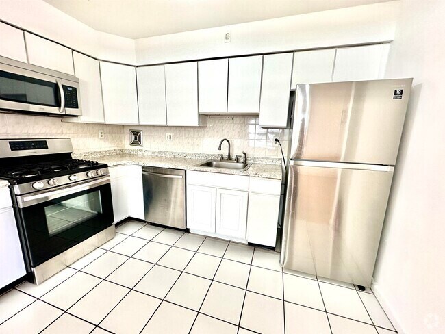 Building Photo - 362 Liberty Ave Unit 2 Rental
