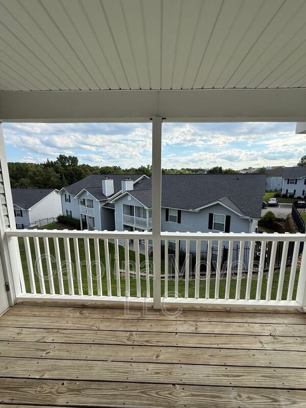 Photo - 107 Pelham Square Way