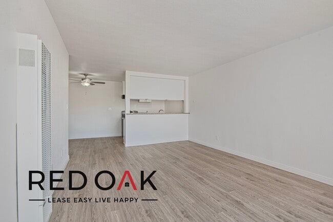 Photo - 8040 Reseda Blvd Unidad 212