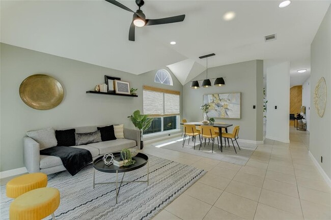 Photo - 10916 Sierra Oaks