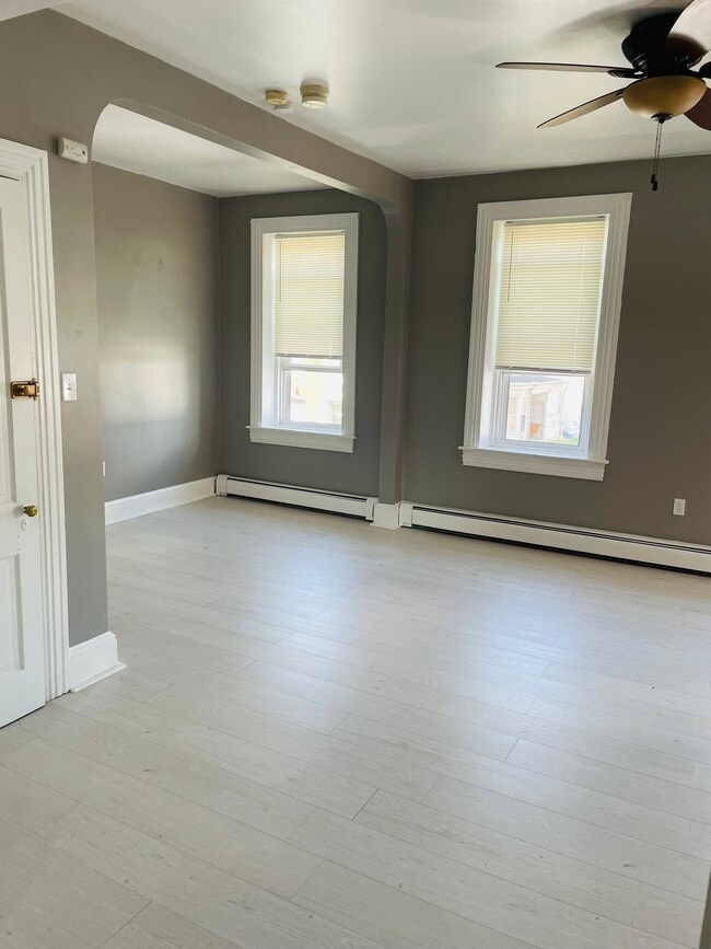 Photo - 1006 E Market St Unit 2nd fl front