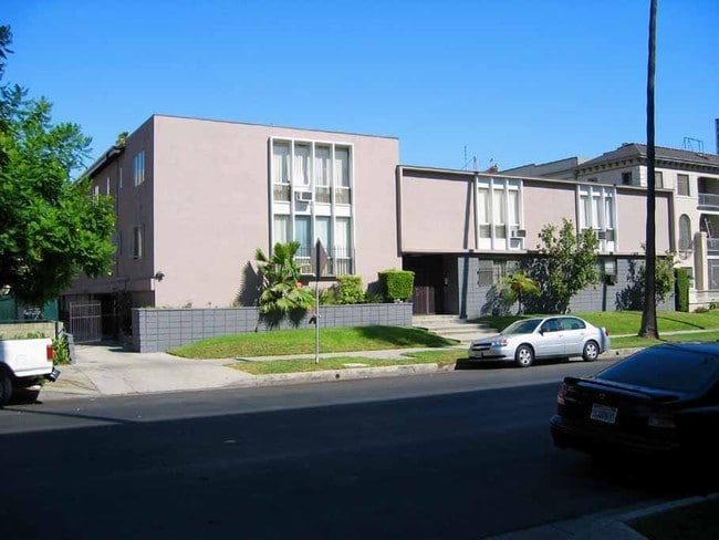 Building - 526 S St Andrews Pl Unit 17