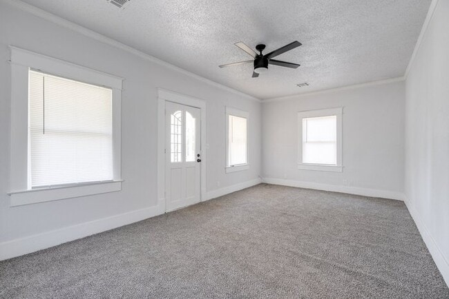 Photo - 1528 N Beard Ave