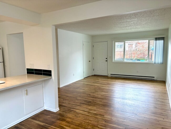 Photo - HALPC04 Unit 911