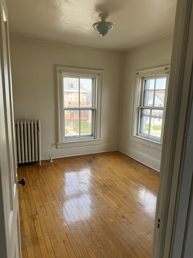Photo - 1658 N Van Buren St Apartments Unit 2
