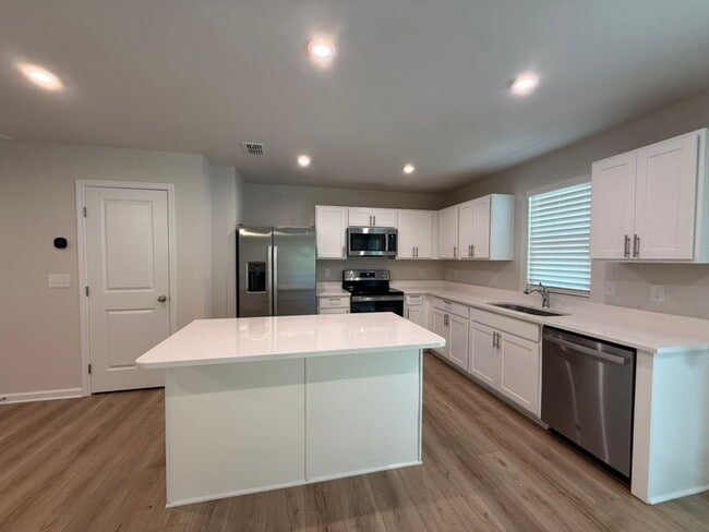 Photo - Modern 3-Bedroom Townhome in Arden Woods