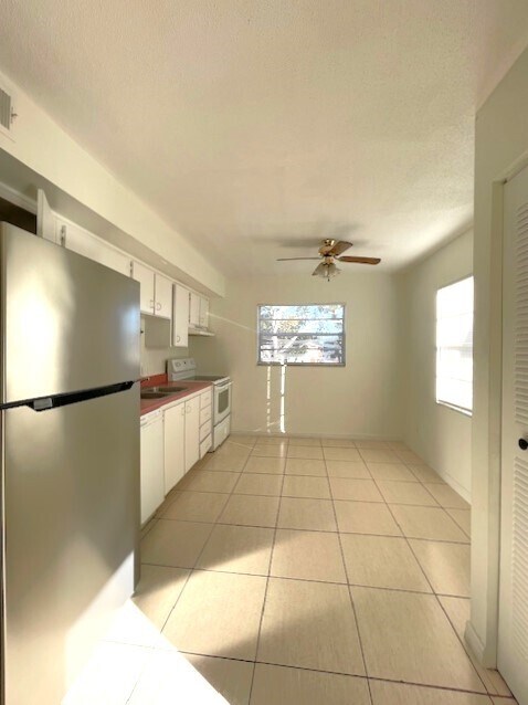 Photo - 729 Michigan Ct