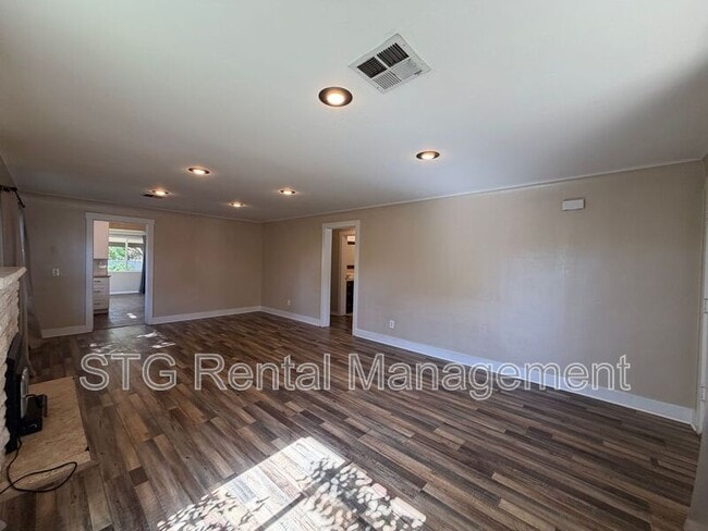 Photo - 337 W 200 N