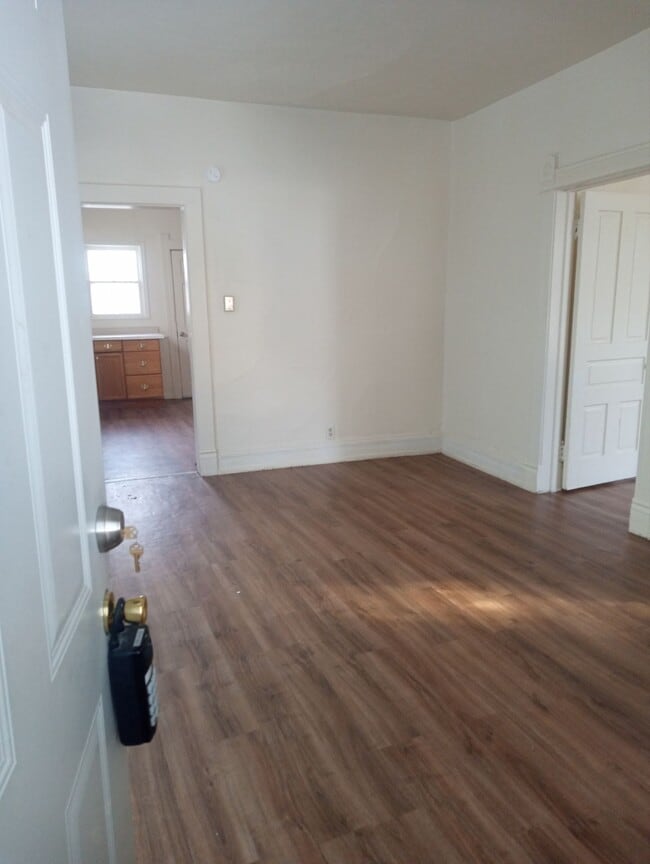 Photo - 323 Champion St