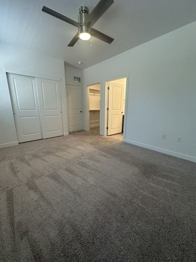 Photo - 572 E 3860 S