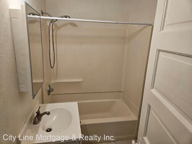 Photo - 1 br, 1 bath House - 136 Pennsylvania Ave. #3