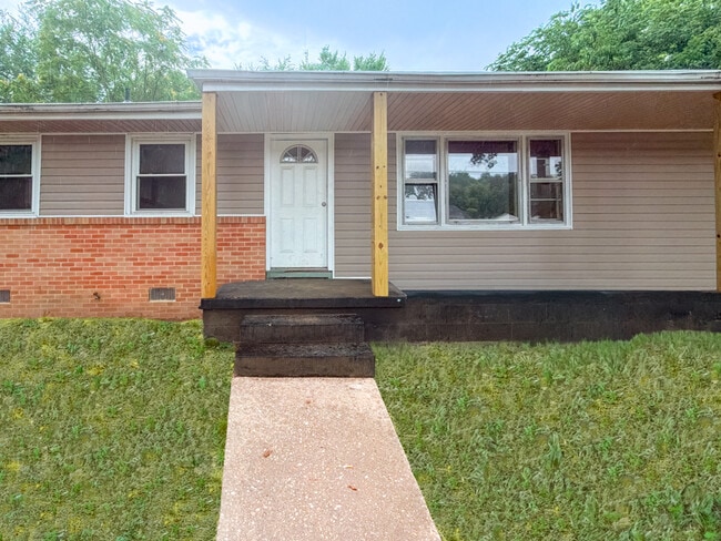 Building Photo - 2235 N Whitehill Dr