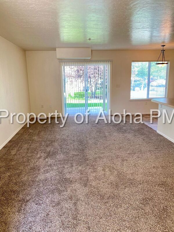 Photo - 1053 W Pine Ave