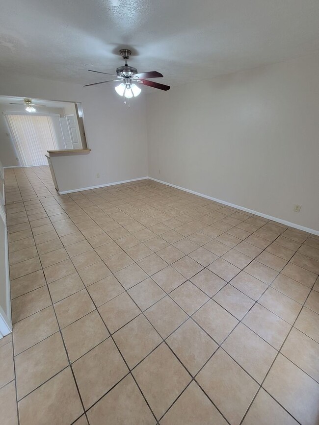 Photo - College Station - 2 -Bedroom - 1.5 baths 4- plex downstairs unit.