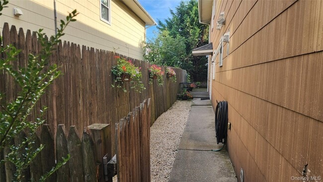 Building Photo - 632 E Olive St Rental