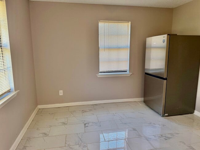 Photo - 2215 Henrietta Rd