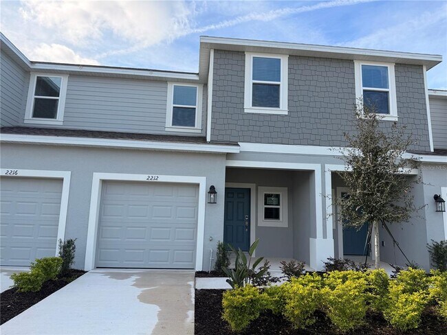 Photo - 2212 Portrait St