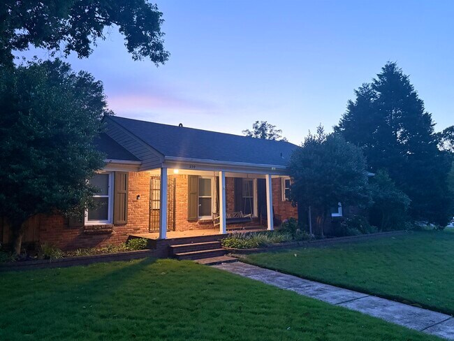 Photo - 239 N Yates Rd