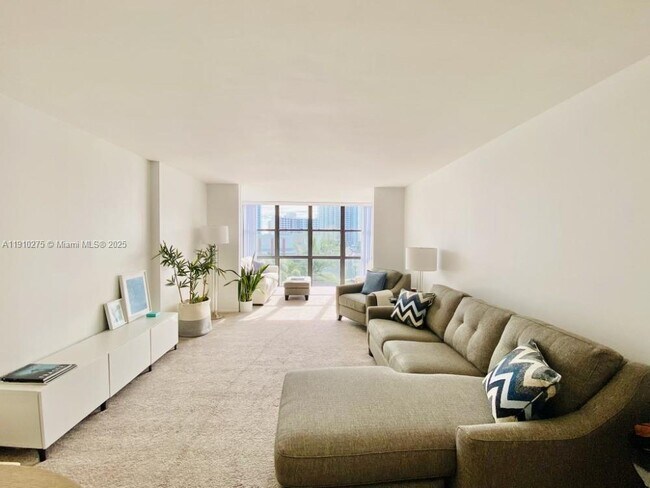 Photo - 800 Parkview Dr Unidad 726