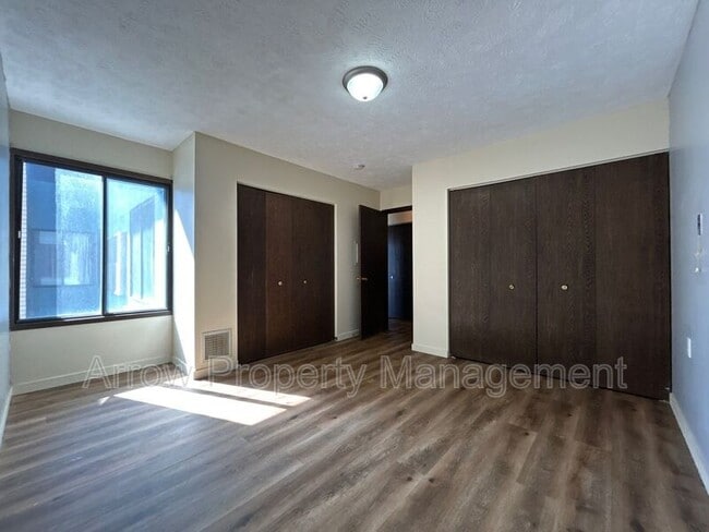 130 S 5th St