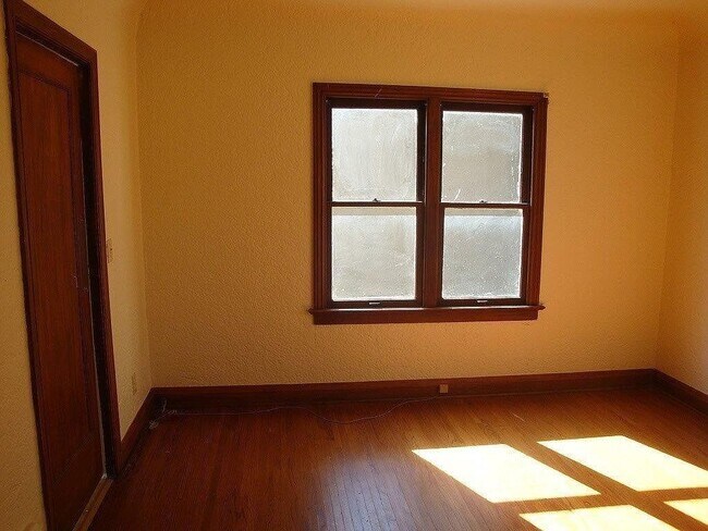 Photo - 413 S Main St