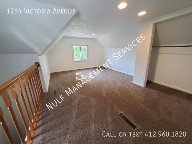 Photo - 1254 Victoria Ave