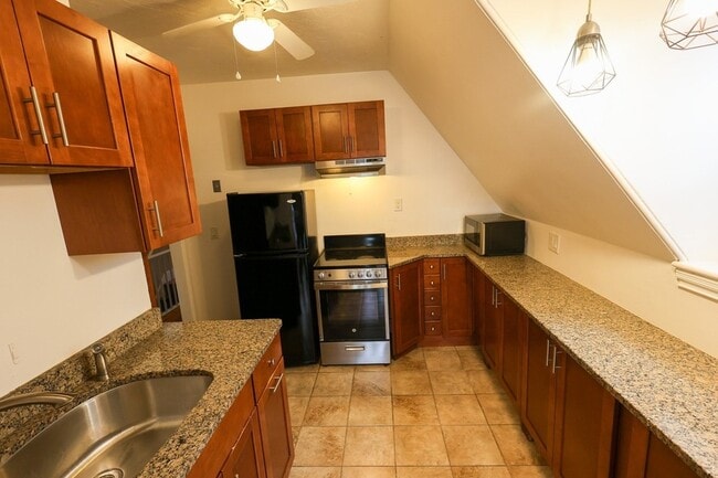 26 Wayne St Unit 2