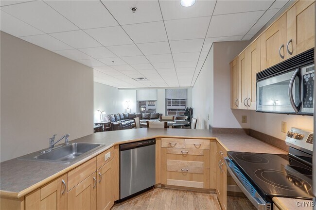 Photo - 108 W Jefferson St