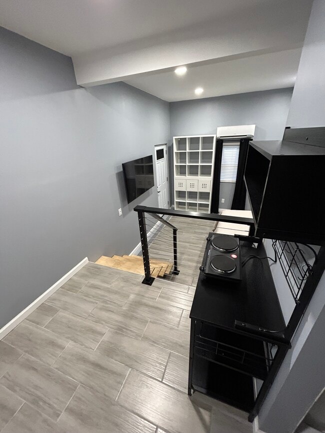 Building Photo - 1 Candice Ct Unit Cozy private studio