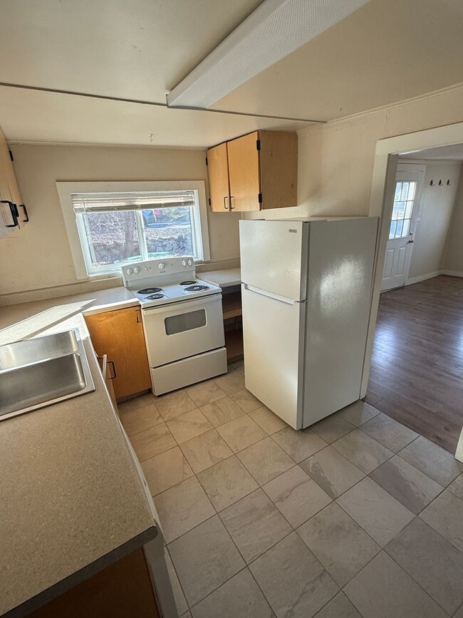 Photo - 10 SE Roosevelt Ave Unit #1