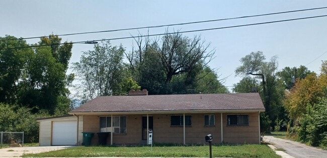 Photo - 530 E 5300 S House