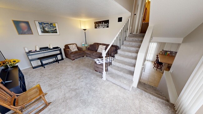 Building Photo - 4618 S Louise Ave Unit 4618 S Louise Avenue Rental
