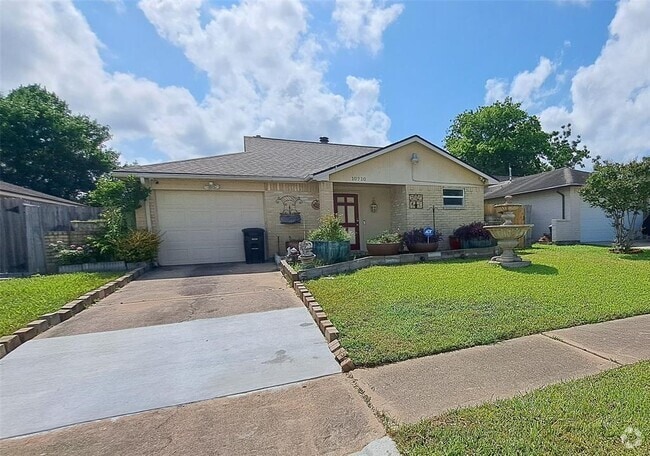 Building Photo - 10710 Parkland Woods Dr Rental
