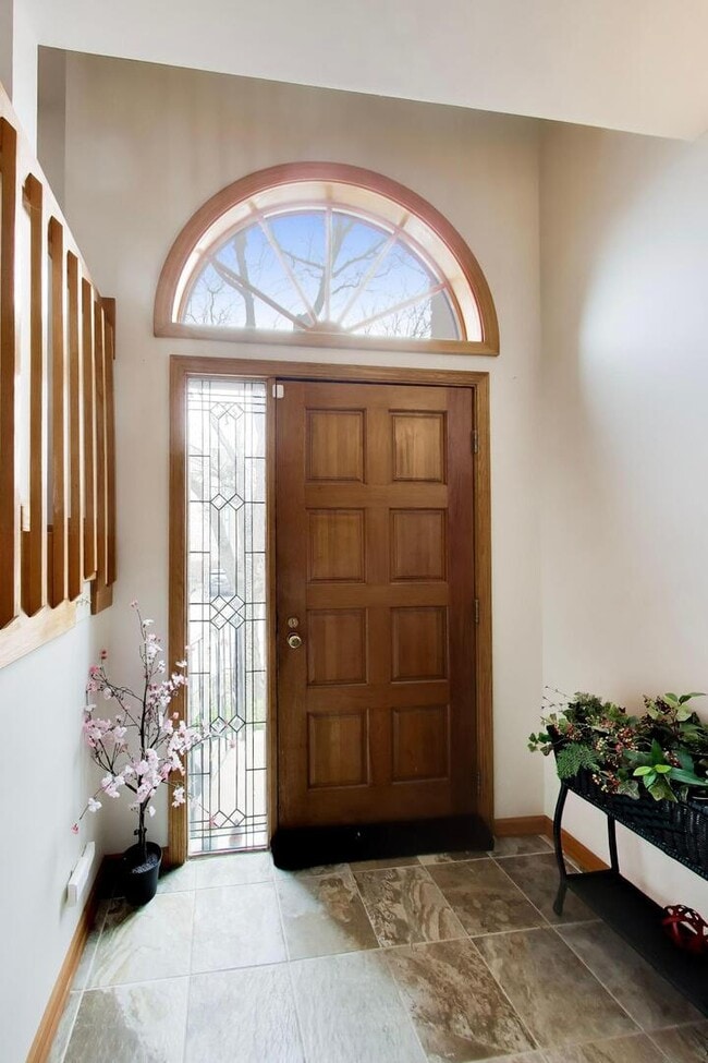 Photo - 943 W Essex Pl