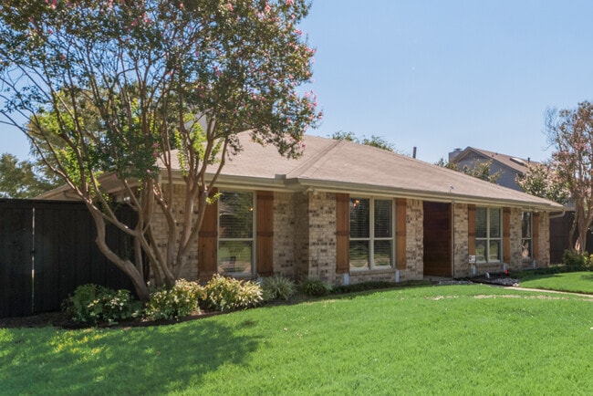 Photo - 4444 Denver Dr