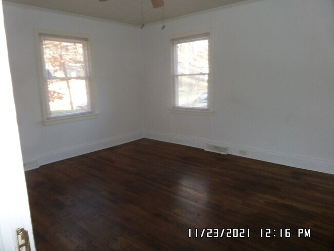 Photo - 2124 Ravendale St