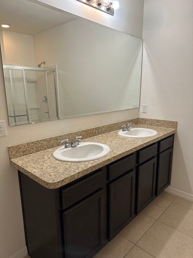 Photo - 138 Tracy Cir