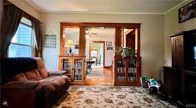 Photo - 209 Allen St