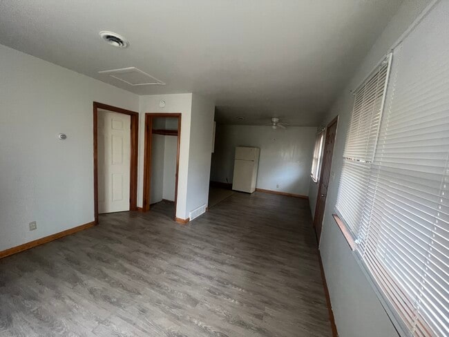 Photo - 119 Maholm St